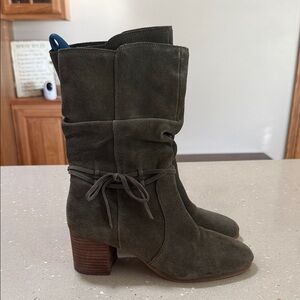 Chic Olive Suede Heeled Boots